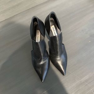 Steve Madden black leather heels